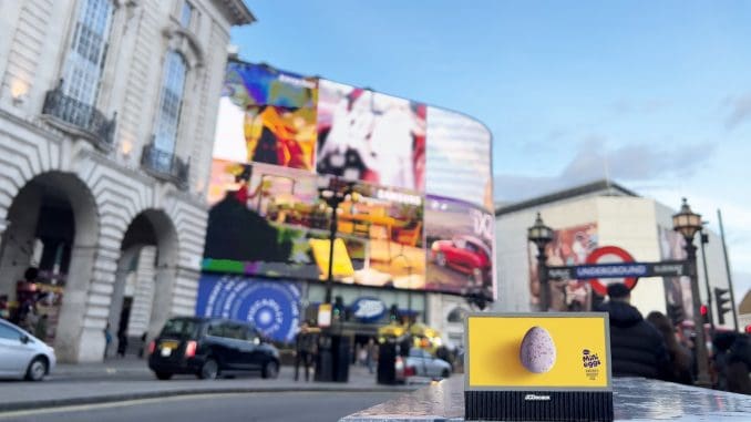 Cadburys-Egg-Piccadilly-Circus-Ad-of-the-Week